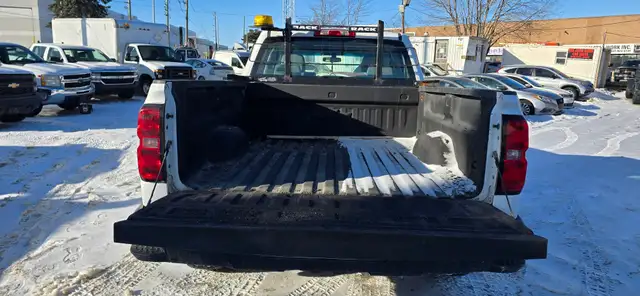 2016 Chevrolet Silverado 1500 Work Truck - 4x4 - Loaded interior - Photo 7