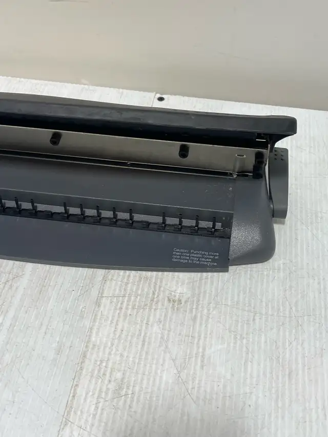 GBC CombBind C50 is perfect for all your binding needs - Photo 3