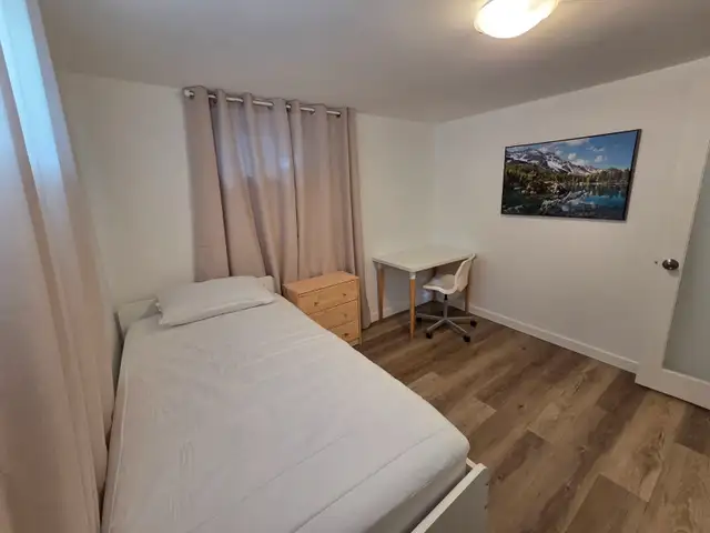 ~ Student Rooms near Algonquin College ~ - Photo 5