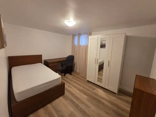 ~ Student Rooms near Algonquin College ~ - Photo 8