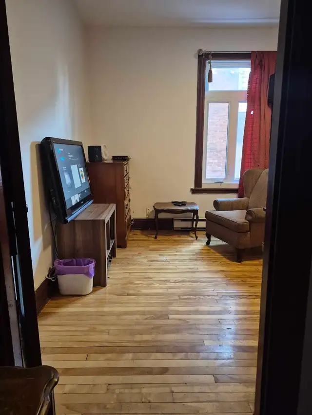 Room and Office space to rent near University Laval - Photo 2