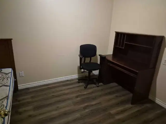 Furnished  Room - McMaster Hamilton  Now - Photo 3