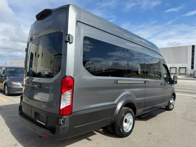 2022 Ford Transit Passenger Wagon Transit T-350 - Passenger - Photo 5