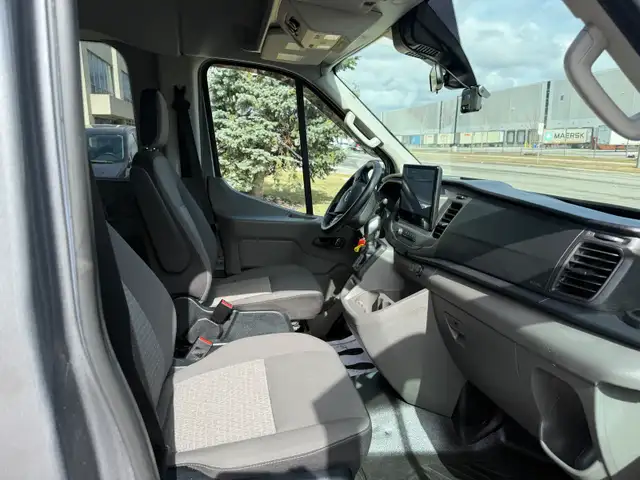 2022 Ford Transit Passenger Wagon Transit T-350 - Passenger - Photo 17
