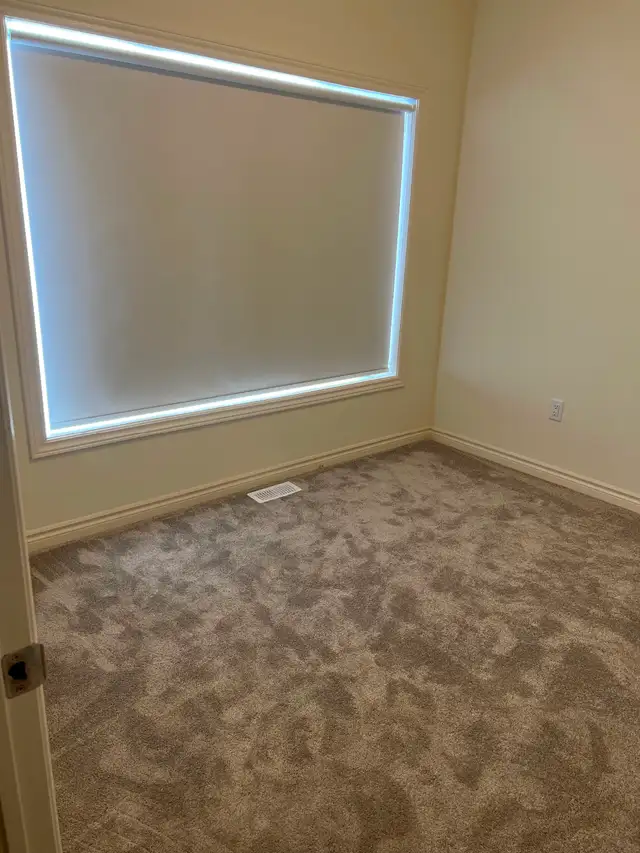 4 Bedroom house for rent in Brampton - Photo 9