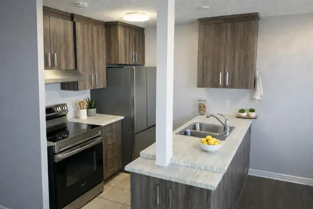 2 chambres | Vue INCROYABLE Parc Gatineau | Piscine   Tennis - Photo 3