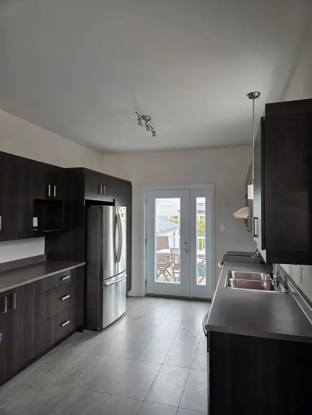 Grande 4 1/2 a louer sur deux etage a mascouche - Photo 5