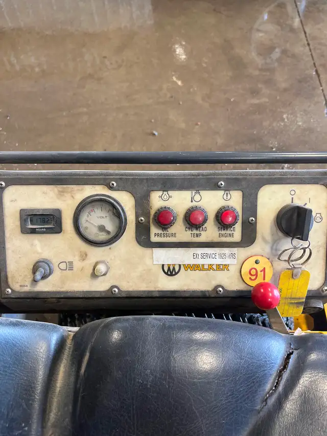 Walker Zero Turn Finish Cut Mower - Photo 5