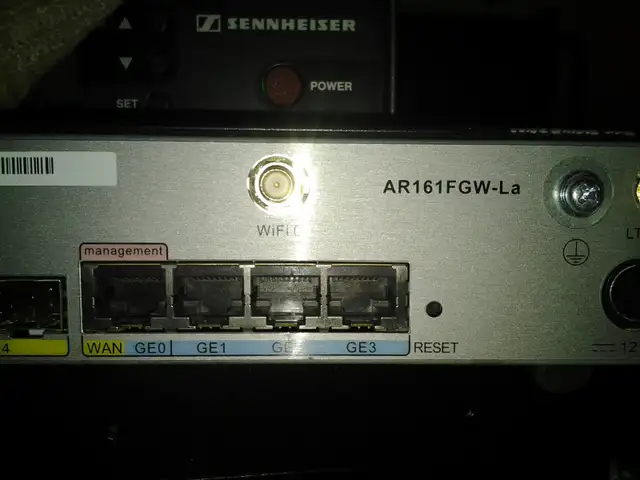 Huawei AR161FGW-La access router  or SMBs 2.4 GHz Wi-Fi  FDD LTE