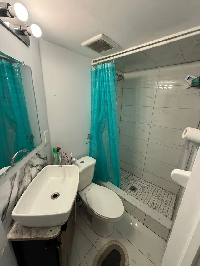 2 Bed Rooms Legal Bsmt Rentin Sterritt Dr /Lock Wood Rd$1,650/-. - Photo 7