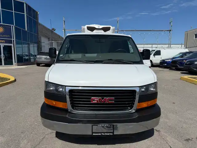 2015 GMC Savana Cargo Van SAVANA - REEFER - Photo 2