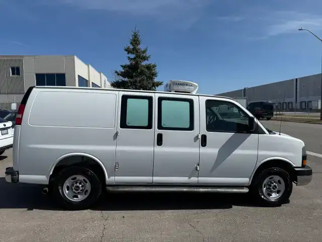 2015 GMC Savana Cargo Van SAVANA - REEFER - Photo 4