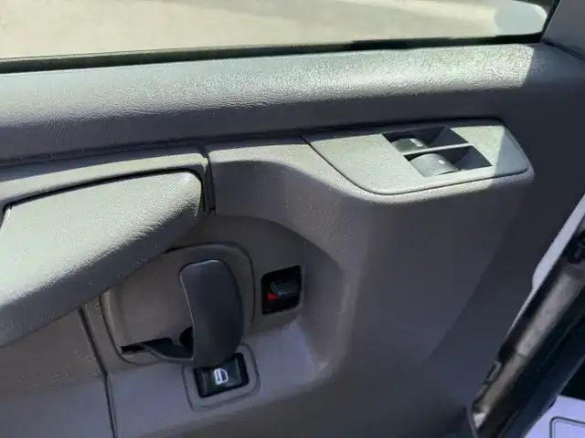 2015 GMC Savana Cargo Van SAVANA - REEFER - Photo 8