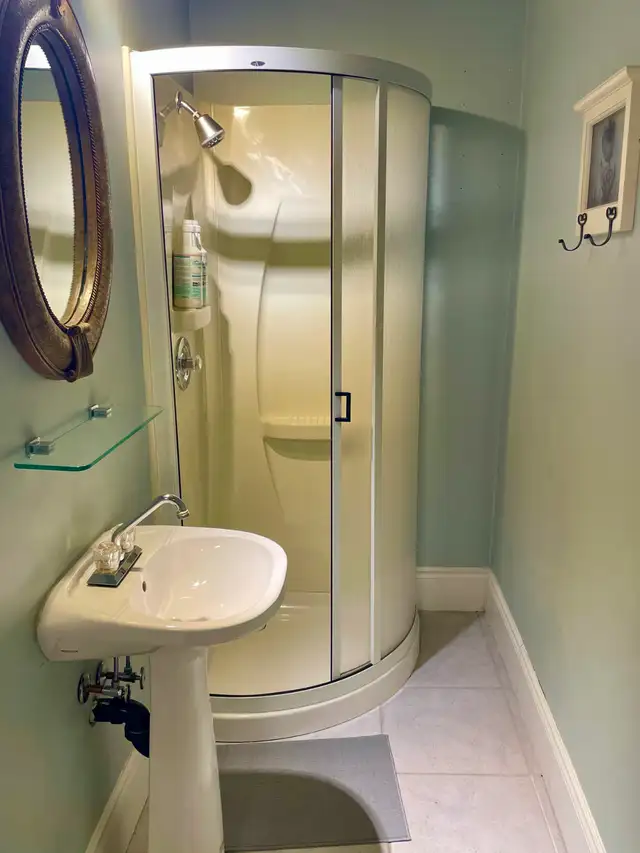 BRONTE VILLAGE TREATMENT ROOM FOR LEASE - Photo 5