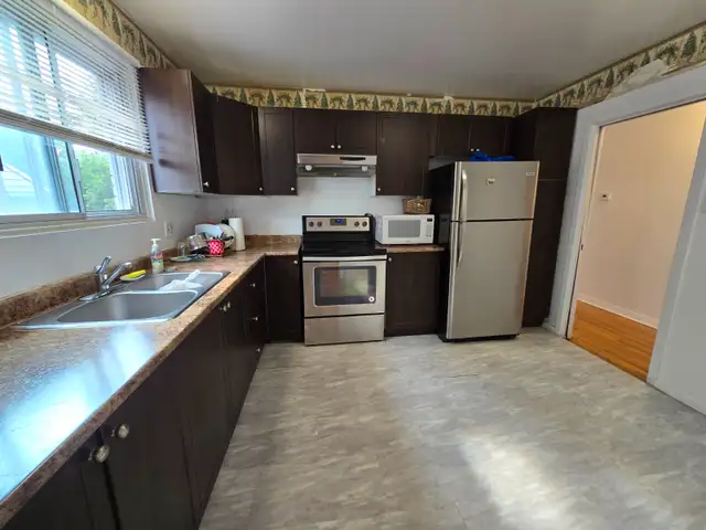 STUDENTS! - BRIGHT, CLEAN rooms near CARLETON - WATER Included - Photo 3