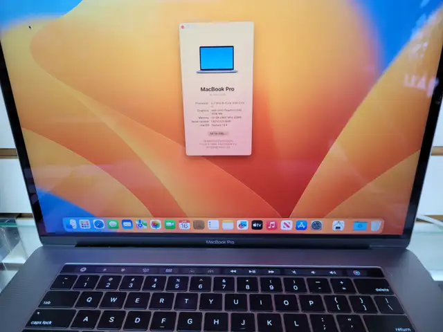 Apple Macbook Pro touchBar 15 pouce 2018 - Photo 3