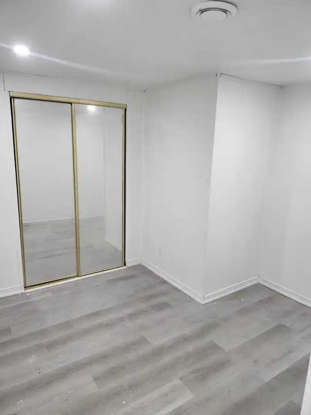 3 bedroom basement apartment for rent very close to Clarkson GO - Photo 11