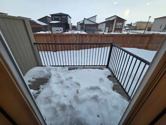 Townhouse Sublet - Photo 2