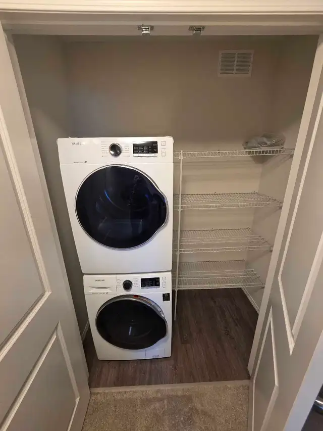 Townhouse Sublet - Photo 6