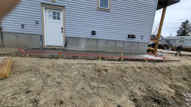 Concrete laborer - Photo 2