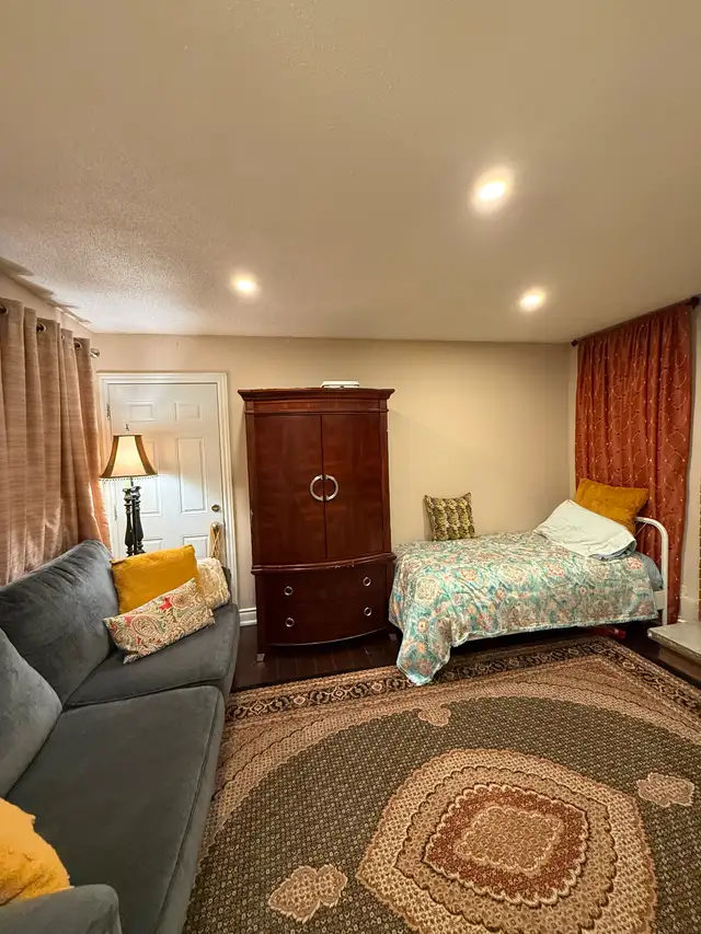 ROOM FOR RENT - Photo 8