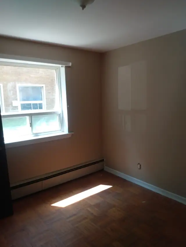 TWO-BEDROOM ON HWY 2 WHITBY ONL $1900 - Photo 3