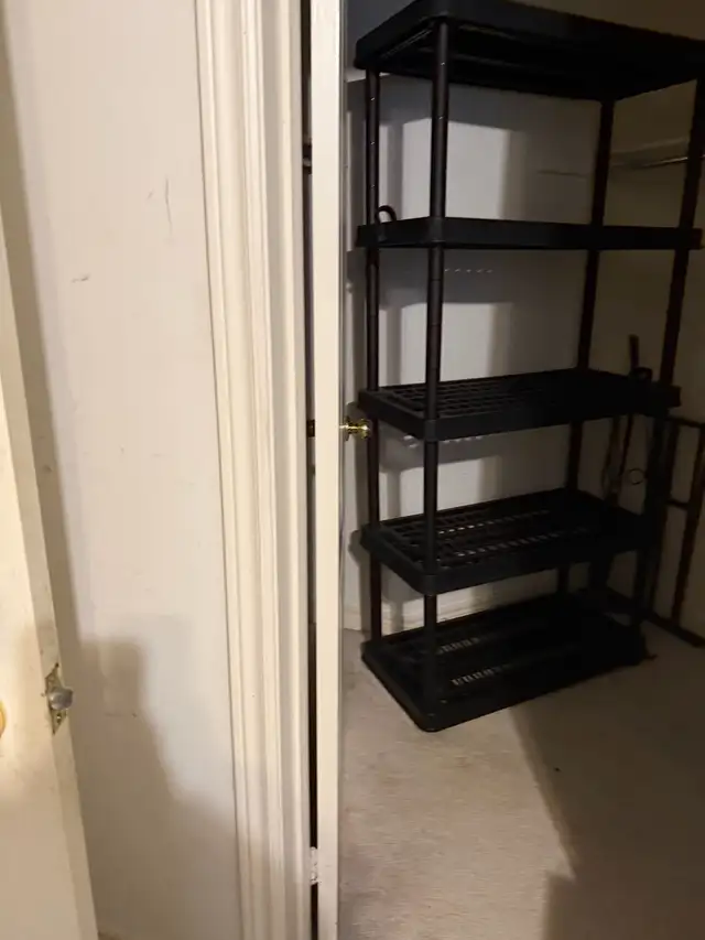 Furnished Room - Photo 8