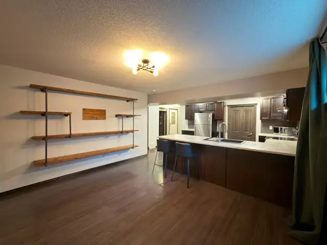 Beautiful 1 Bedroom 1 Bath basement suite for rent in Hewitt cir - Photo 5