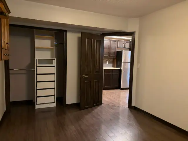 Beautiful 1 Bedroom 1 Bath basement suite for rent in Hewitt cir - Photo 12