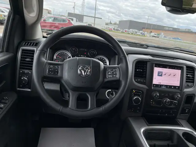 2022 Ram RAM 1500 Classic Crew Cab 4x4 (DS) ST (140.5 WB 5'7 Box - Photo 18