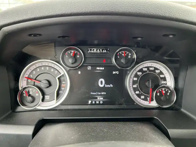 2022 Ram RAM 1500 Classic Crew Cab 4x4 (DS) ST (140.5 WB 5'7 Box - Photo 23