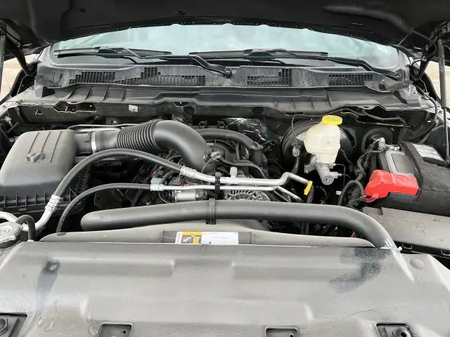 2022 Ram RAM 1500 Classic Crew Cab 4x4 (DS) ST (140.5 WB 5'7 Box - Photo 33