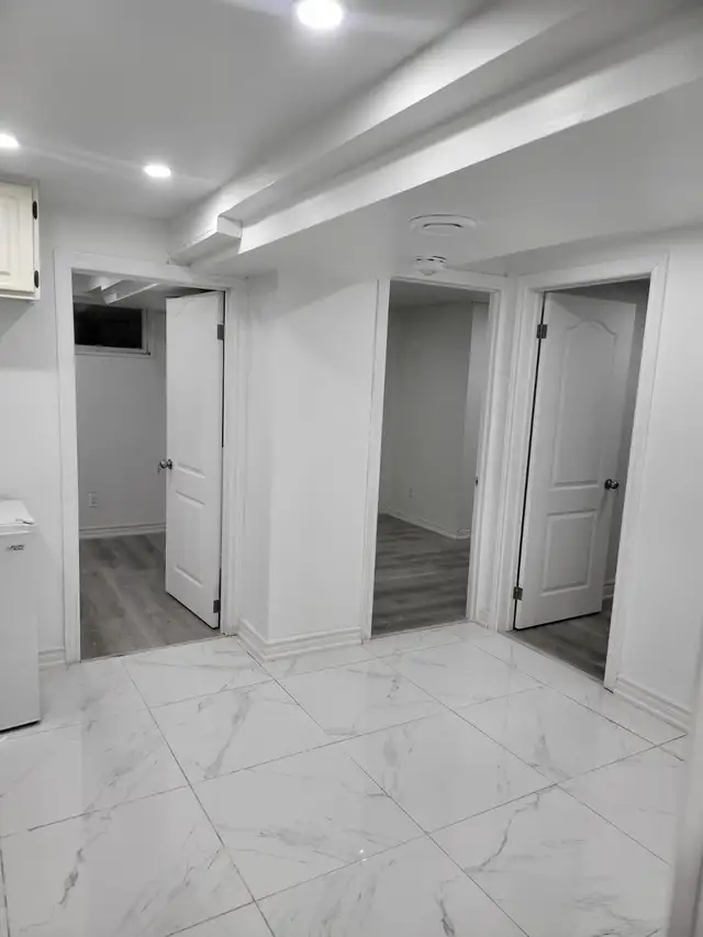 3 bedroom basement for rent very close to Clarkson GO station - Photo 6