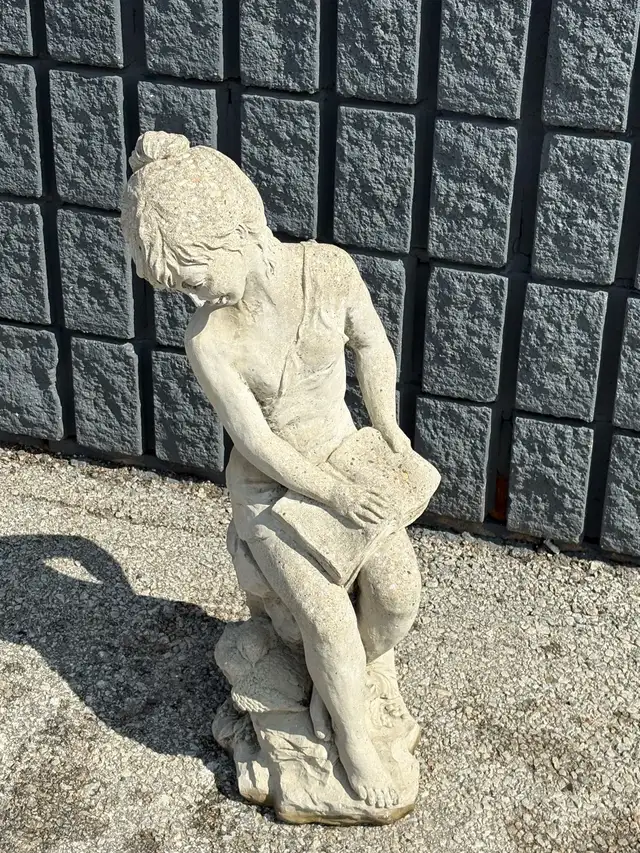 Girl Reading Garden Statue Cast Stone Outdoor Decor 32" - Photo 2