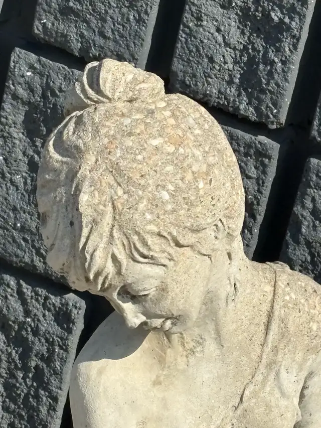 Girl Reading Garden Statue Cast Stone Outdoor Decor 32" - Photo 7