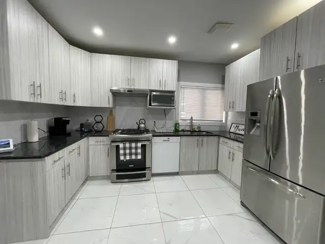 Rooms available in renovated Windsor home