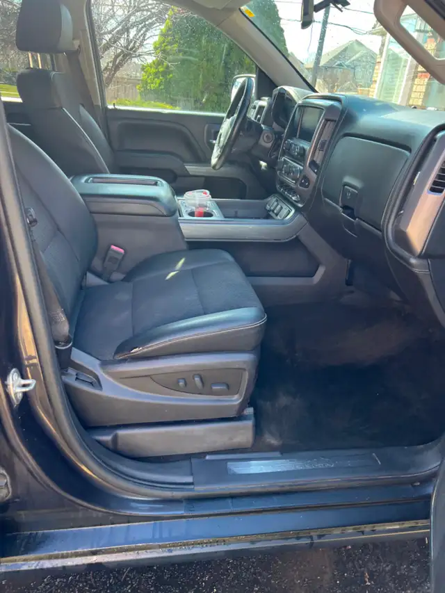 2015 GMC SIERRA IN GREAT SHAPE  zero issues - Photo 10