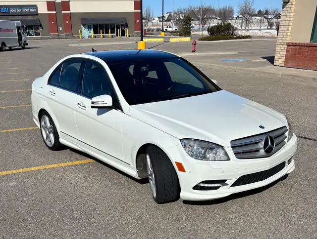 Mercedes Benz C350 4Matic AWD - Photo 2