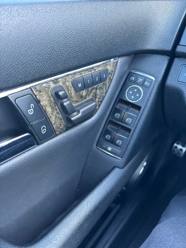 Mercedes Benz C350 4Matic AWD - Photo 9