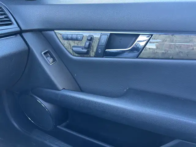 Mercedes Benz C350 4Matic AWD - Photo 10