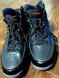 Nike Air Jordan 9's Retro 'Bred' - Size 9.5