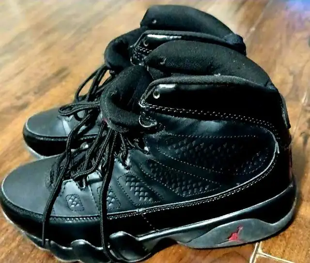 Nike Air Jordan 9's Retro 'Bred' - Size 9.5 - Photo 3