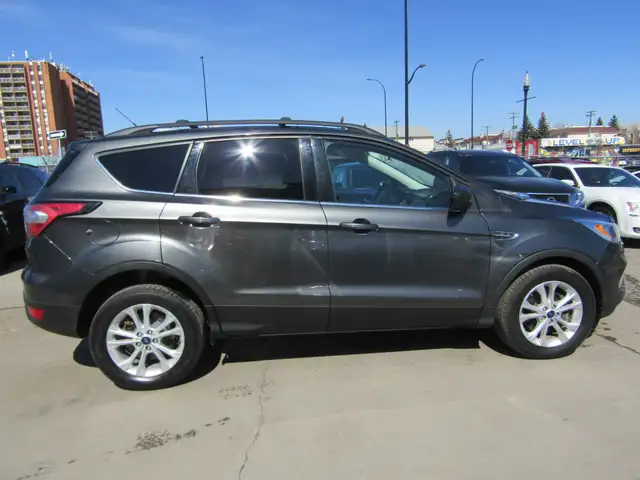 2017 Ford Escape 4WD SE CARPLAY / NAVI / B.CAMERA / SYNC / HEATE - Photo 4