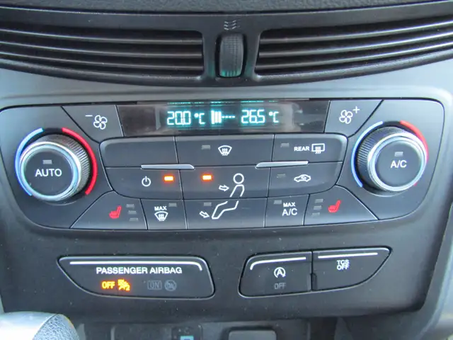 2017 Ford Escape 4WD SE CARPLAY / NAVI / B.CAMERA / SYNC / HEATE - Photo 30