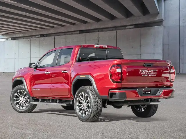 2026 GMC Canyon Denali - Leather Seats - Sunroof - $480 B/W - Photo 4