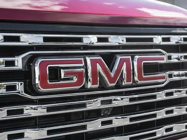 2026 GMC Canyon Denali - Leather Seats - Sunroof - $480 B/W - Photo 9