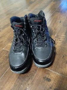 Nike Air Jordan 9's Retro 'Bred' - Size 9.5