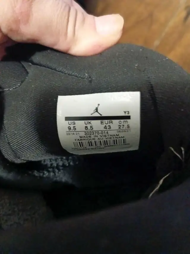 Nike Air Jordan 9's Retro 'Bred' - Size 9.5 - Photo 5