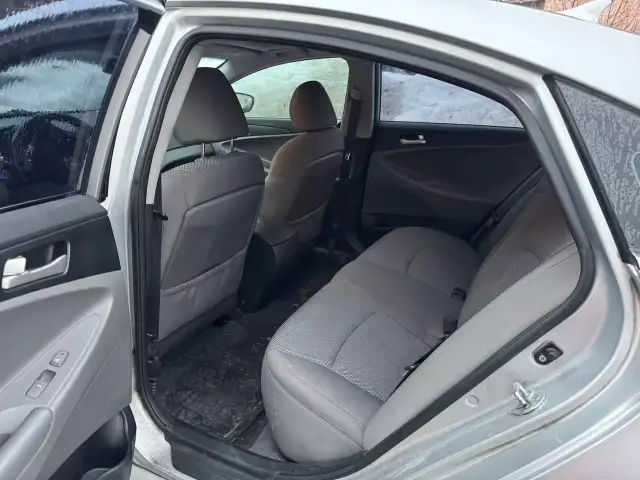 2012 Hyundai Sonata 4dr Sdn 2.4L Auto GLS - Photo 7