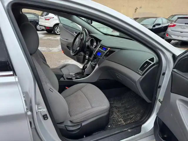 2012 Hyundai Sonata 4dr Sdn 2.4L Auto GLS - Photo 10